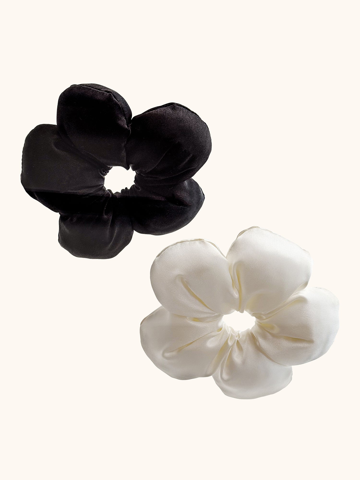 SCOOPS Beauty Flower Scrunchie 2-Pack, Black & Beige Flowers