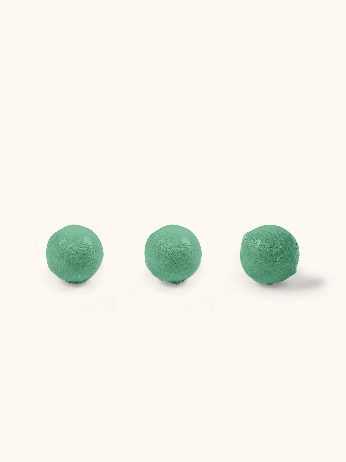 Petit Bonbon Holly Berry Red Bath Bombs