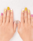 Crisscross Daisies Mani Nail Wrap Kit